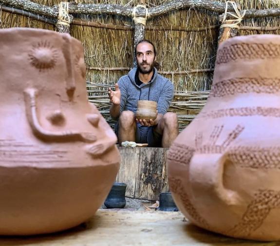Conèxier i experimentar la ceràmica perhistòrica amb l'arqueòleg Marco Pla