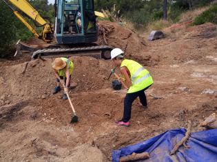 Descobertes 24 boques de mines a les Ferreres que podrien ser les més antigues de Gavà
