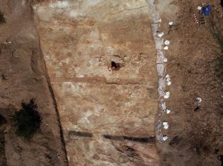Descobertes 24 boques de mines a les Ferreres que podrien ser les més antigues de Gavà